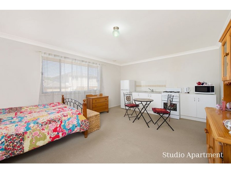 10 Hidcote Road, Campbelltown NSW 2560