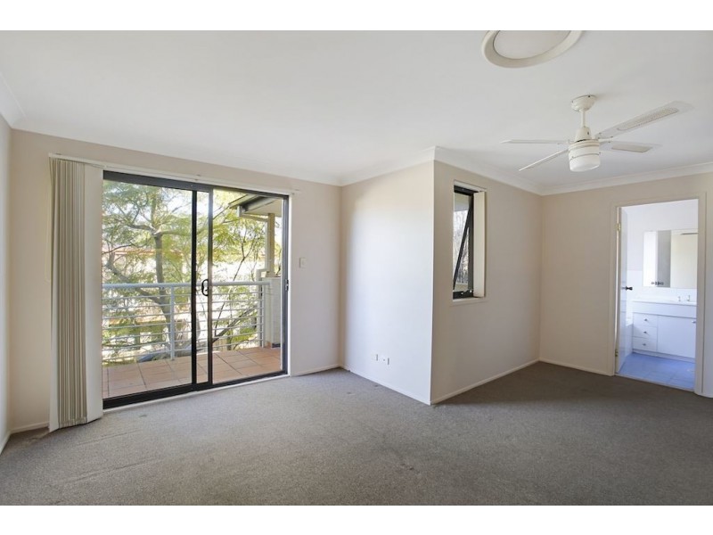8 Greenwich Walk, Campbelltown NSW 2560