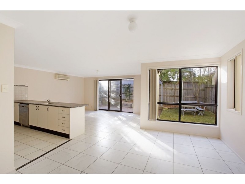 8 Greenwich Walk, Campbelltown NSW 2560