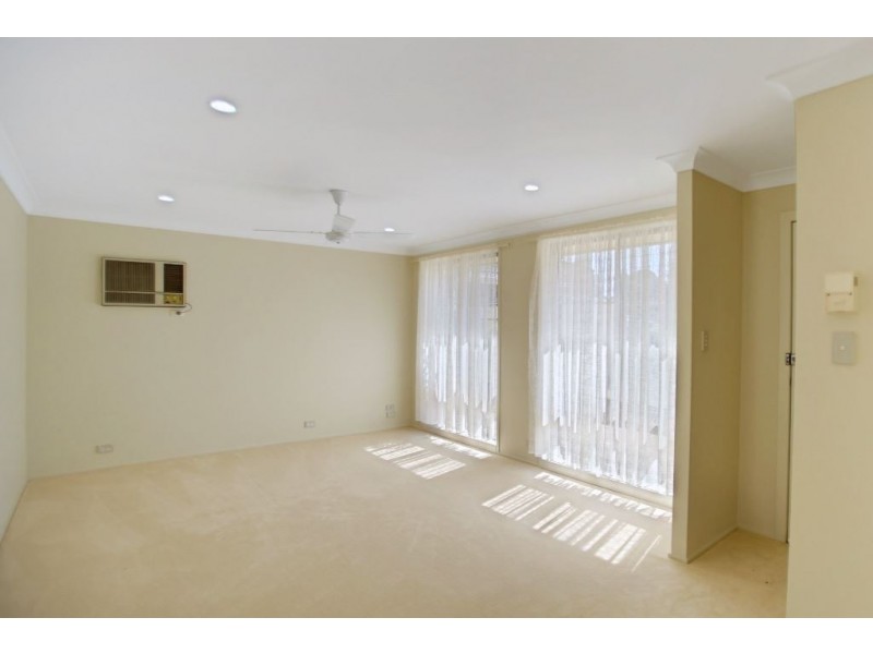 16 Tungoo Place, St Helens Park NSW 2560