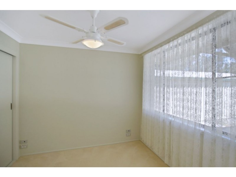 16 Tungoo Place, St Helens Park NSW 2560