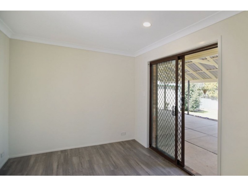 16 Tungoo Place, St Helens Park NSW 2560