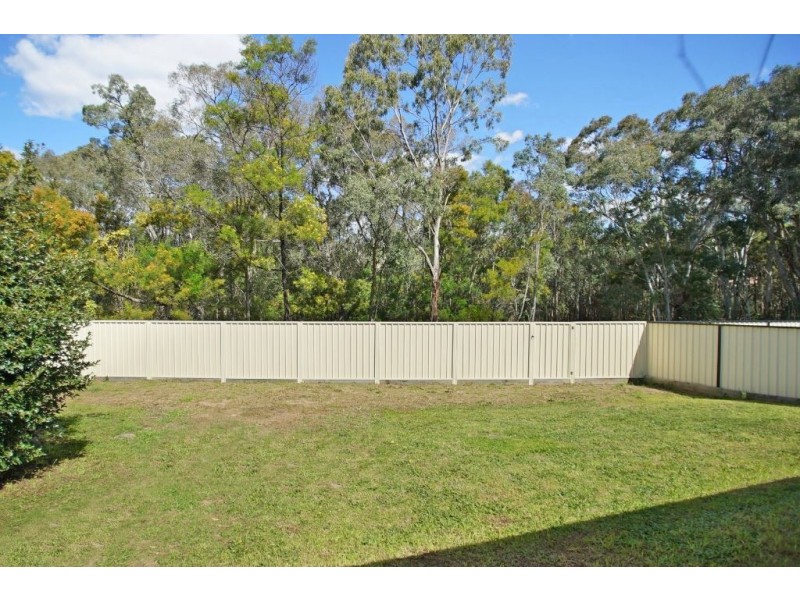 16 Tungoo Place, St Helens Park NSW 2560