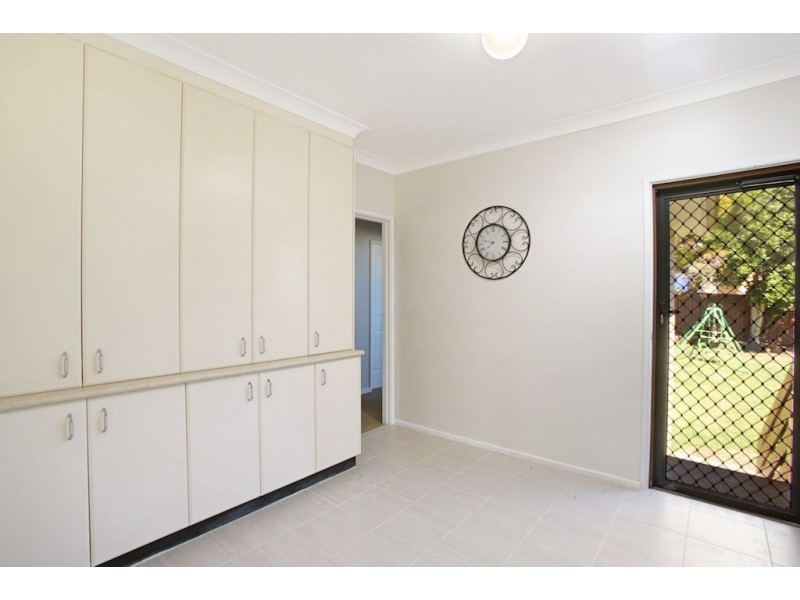 17 Blackbutt Avenue, Bradbury NSW 2560