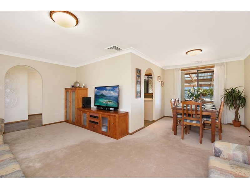 13 Whitworth Place, Raby NSW 2566