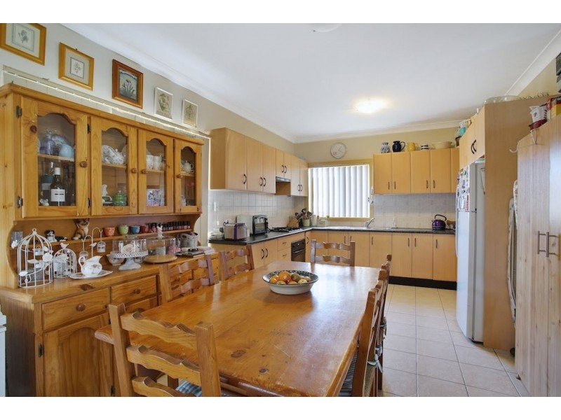 2 Gibbs Place, St Helens Park NSW 2560