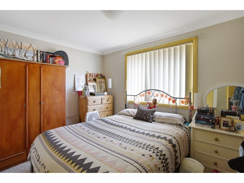 2 Gibbs Place, St Helens Park NSW 2560