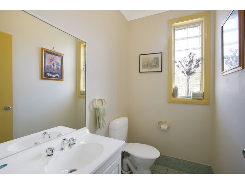 2 Gibbs Place, St Helens Park NSW 2560