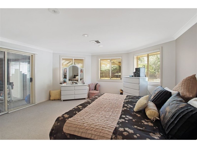 5 Lyndhurst Place, Glen Alpine NSW 2560