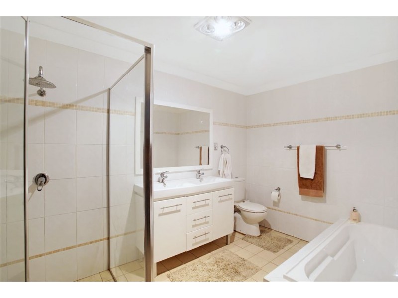 5 Lyndhurst Place, Glen Alpine NSW 2560