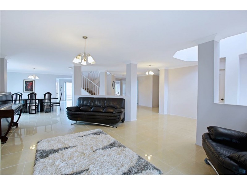 52 Mountain View Avenue, Glen Alpine NSW 2560