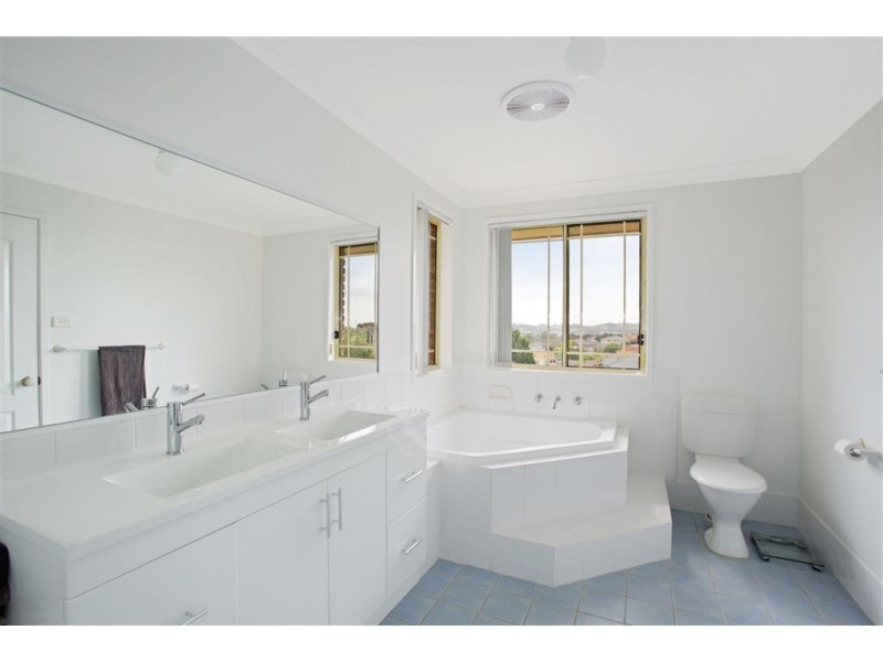 52 Mountain View Avenue, Glen Alpine NSW 2560