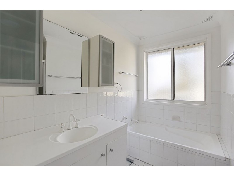 11 Trebbiano Place, Eschol Park NSW 2558