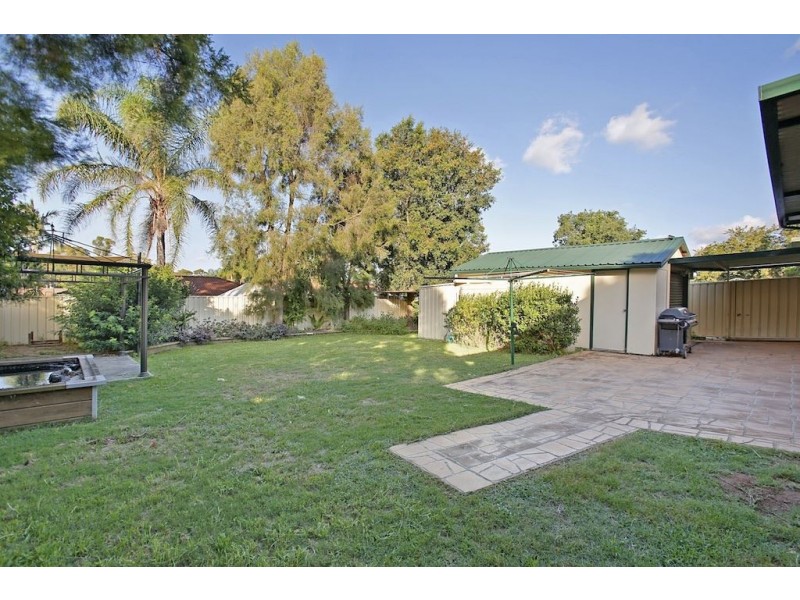 11 Trebbiano Place, Eschol Park NSW 2558