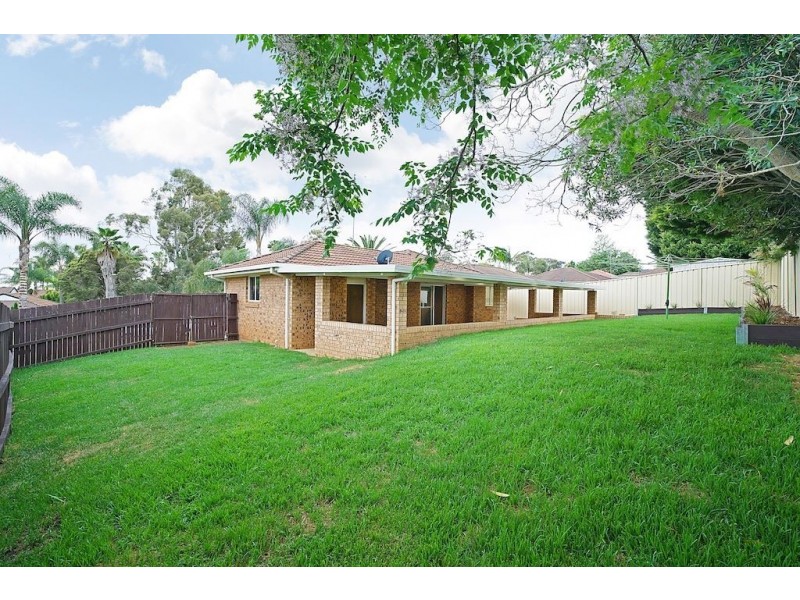 81 Lorenzo Crescent, Rosemeadow NSW 2560