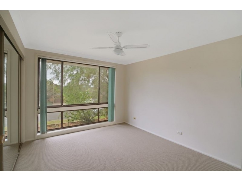 4 Turquoise Place, Eagle Vale NSW 2558