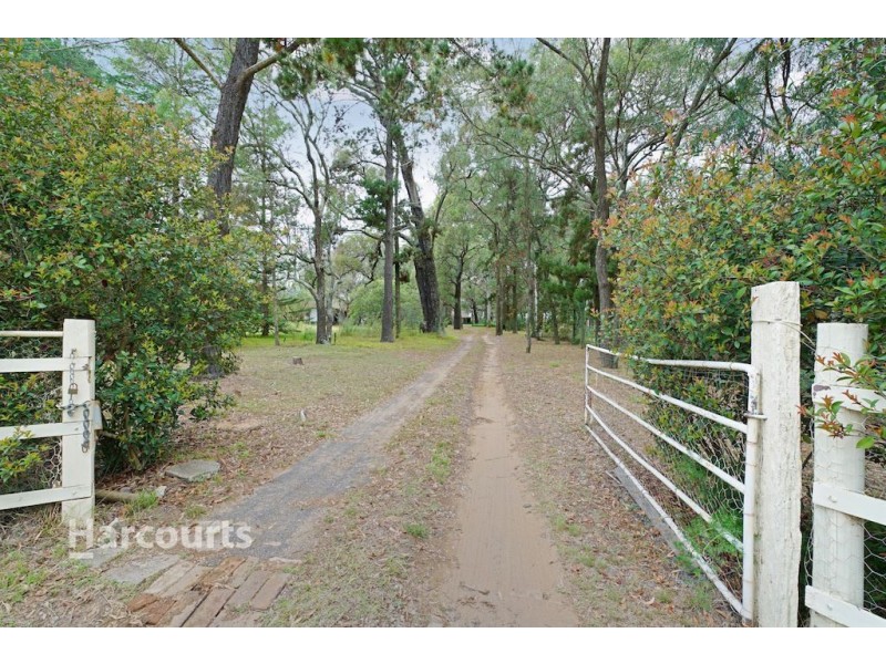 80 Cummins Road, Menangle Park NSW 2563