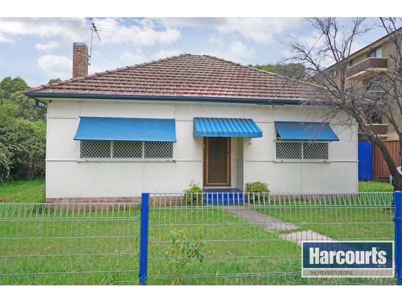 24 Chamberlain Street, Campbelltown NSW 2560