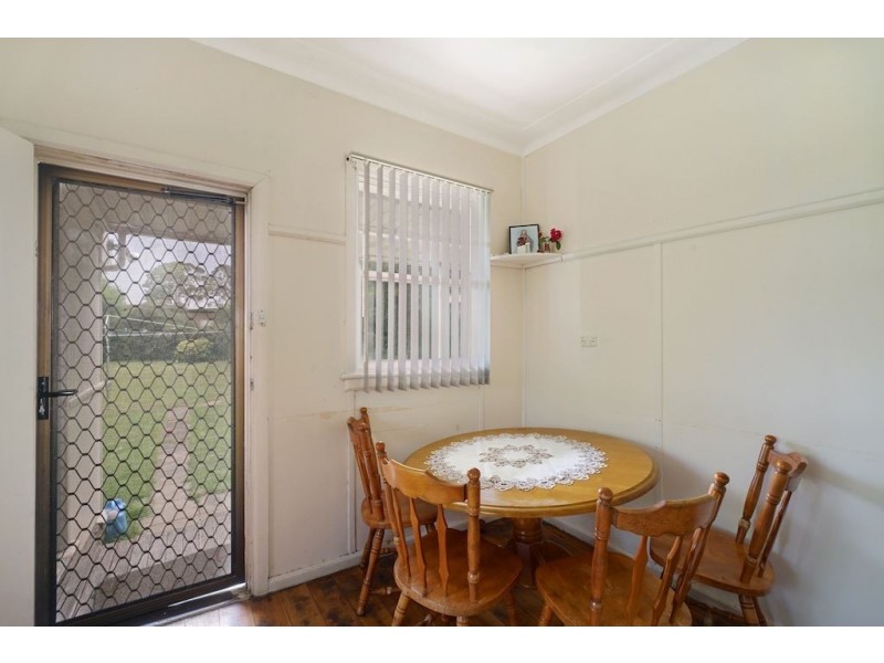24 Chamberlain Street, Campbelltown NSW 2560