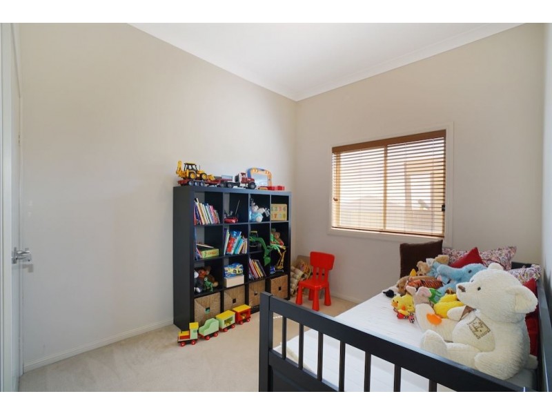 8 Marshall Avenue, Spring Farm NSW 2570