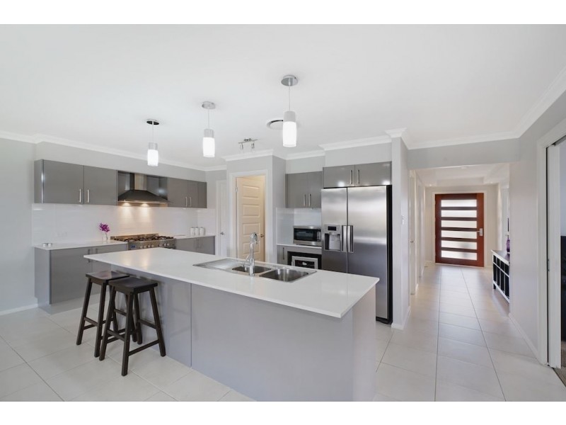 4 Discovery Circuit, Gregory Hills NSW 2557