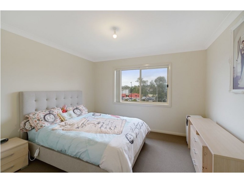 2/4 Feldspar Road, Eagle Vale NSW 2558
