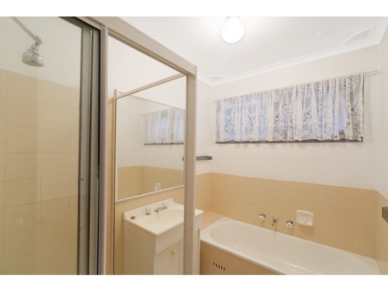 15 Peggotty Avenue, Ambarvale NSW 2560