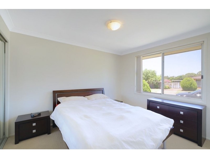 2 Handley Place, Raby NSW 2566