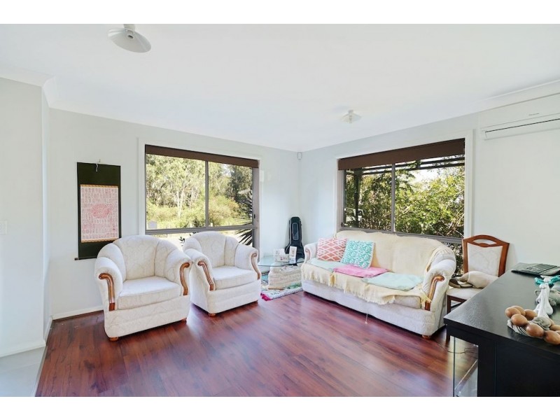 43 Hadlow Avenue, Glenfield NSW 2167