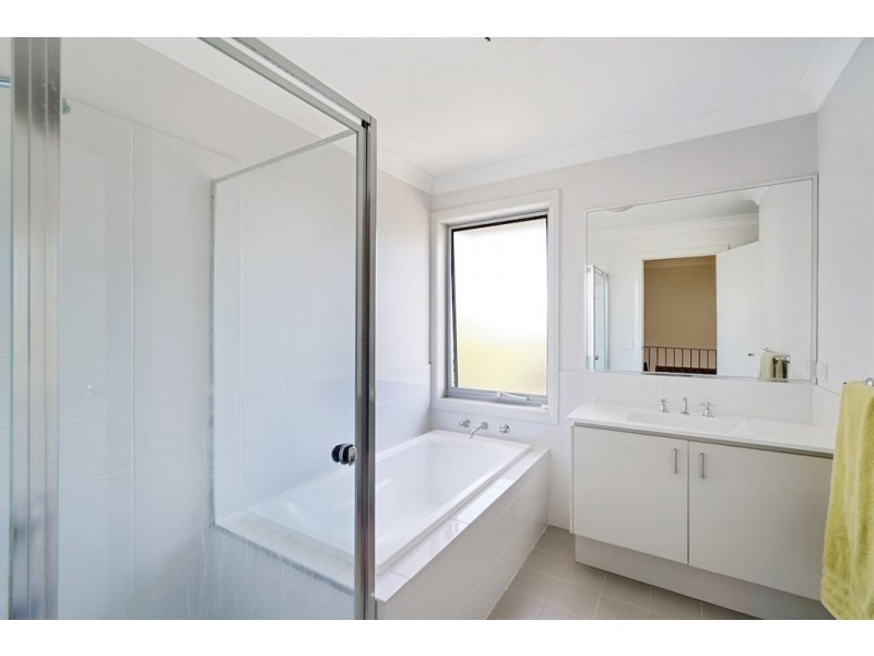 43 Hadlow Avenue, Glenfield NSW 2167