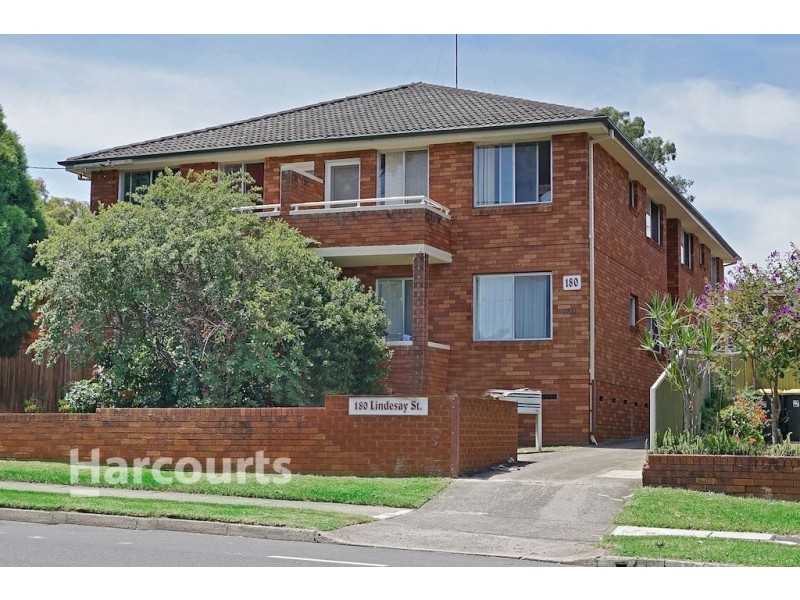 6/180 Lindesay Street, Campbelltown NSW 2560