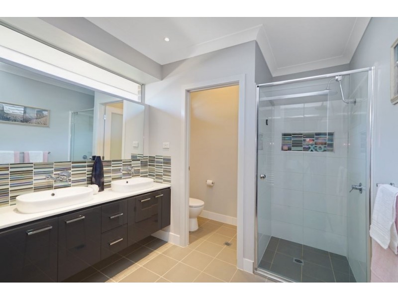 35 Swansona Avenue, Mount Annan NSW 2567