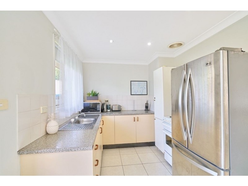 2/47 Frontignan Street, Eschol Park NSW 2558