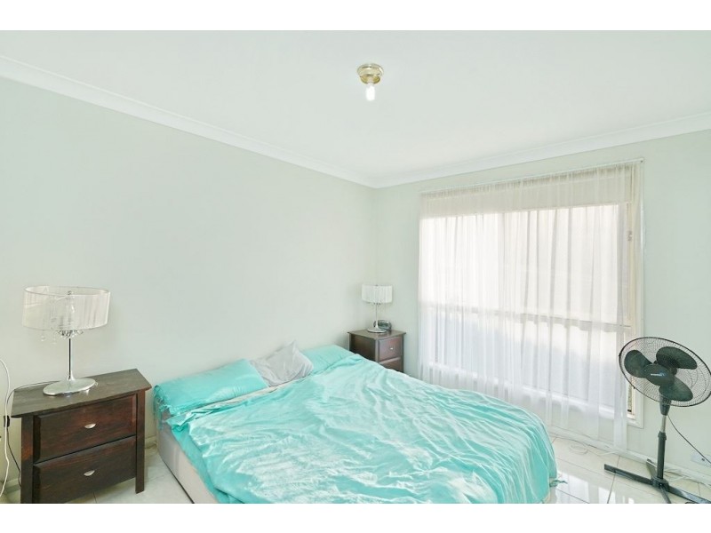 2/47 Frontignan Street, Eschol Park NSW 2558