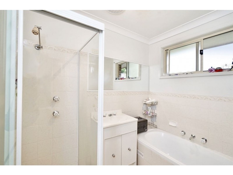 2/47 Frontignan Street, Eschol Park NSW 2558