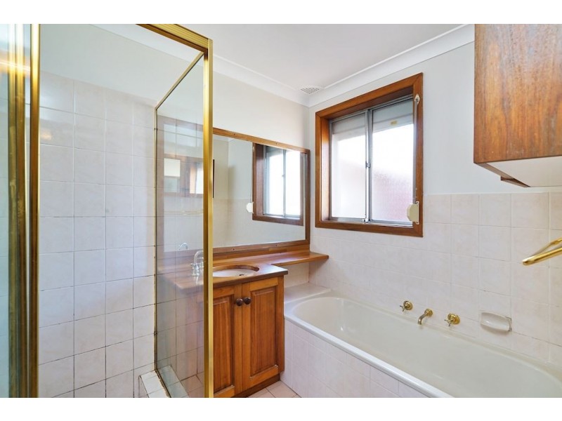 20 Macquarie Avenue, Leumeah NSW 2560