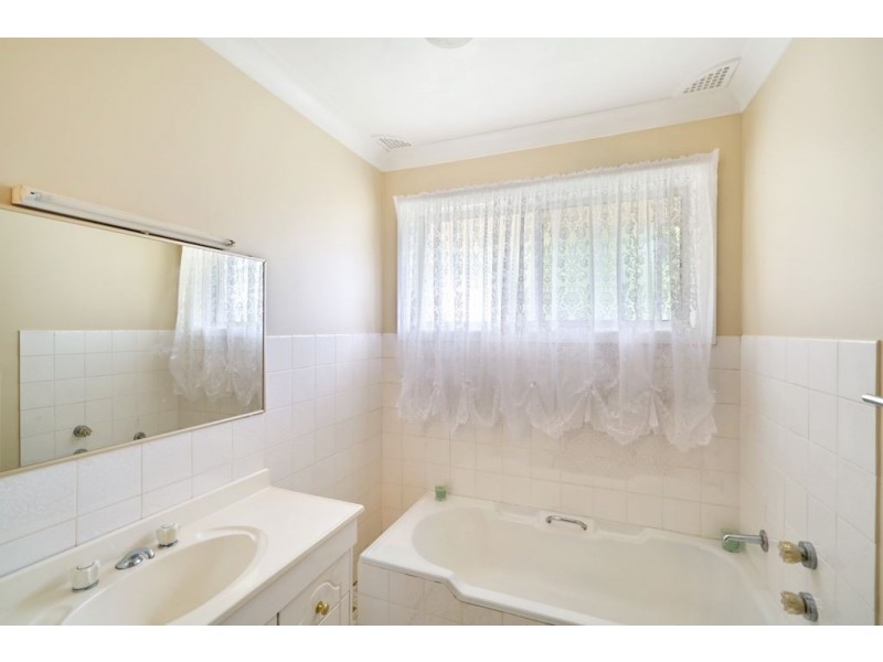 46 Tallowwood Crescent, Bradbury NSW 2560