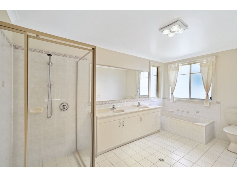 128 Englorie Park Drive, Glen Alpine NSW 2560