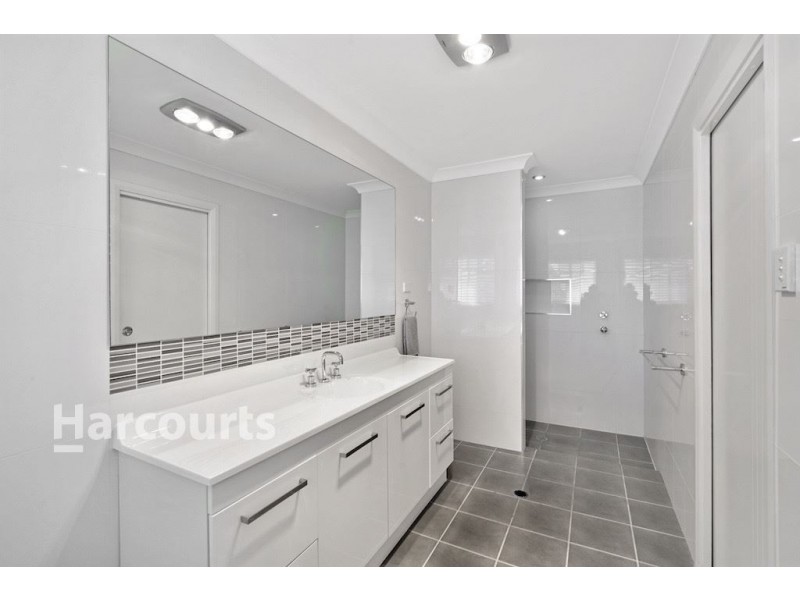 379 Remembrance Drive, Camden Park NSW 2570