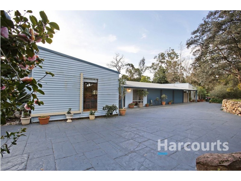 239 Georges River Road, Kentlyn NSW 2560