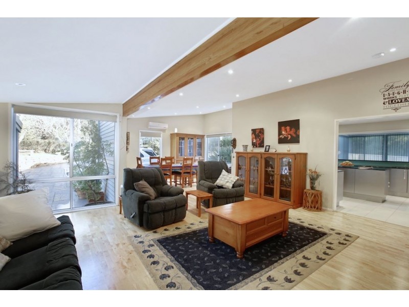 239 Georges River Road, Kentlyn NSW 2560