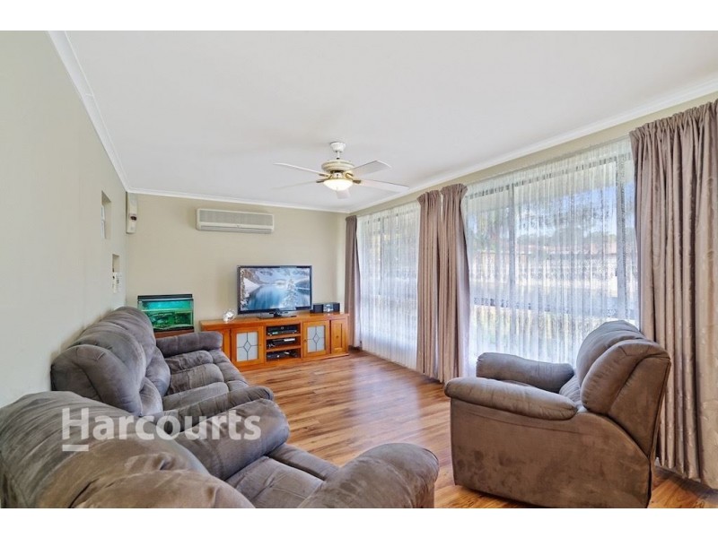 6 Parma Crescent, St Helens Park NSW 2560