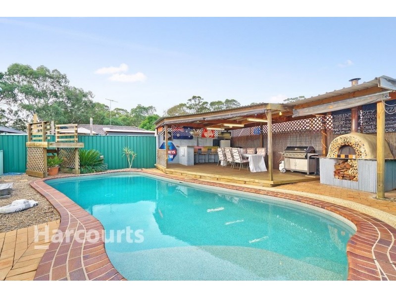 6 Parma Crescent, St Helens Park NSW 2560