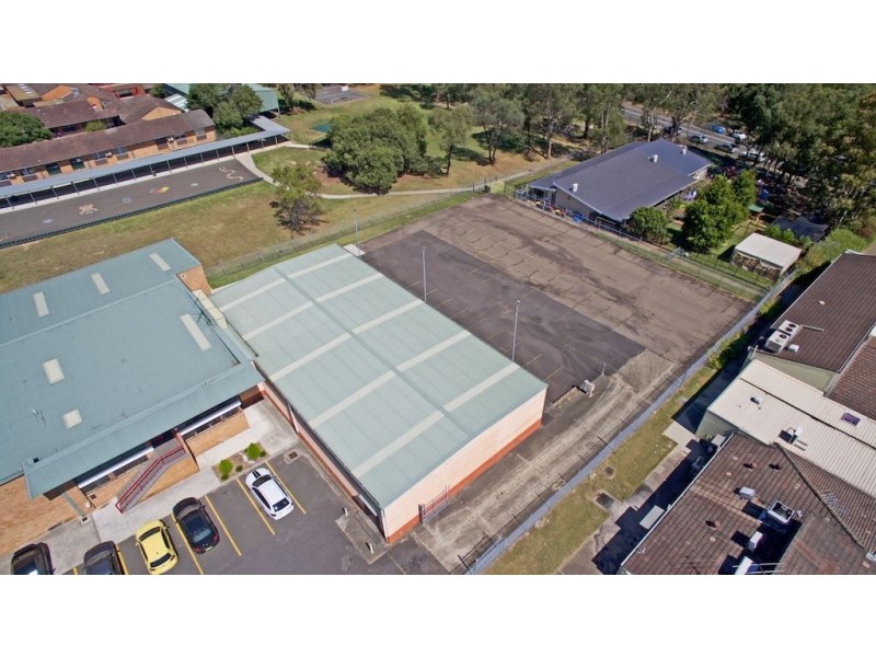 77 Jacaranda Ave, Campbelltown NSW 2560