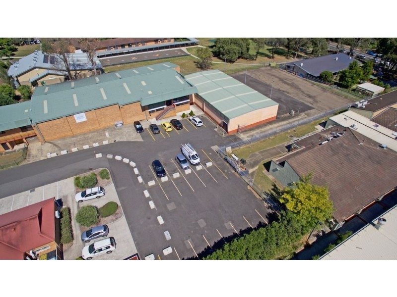 77 Jacaranda Ave, Campbelltown NSW 2560