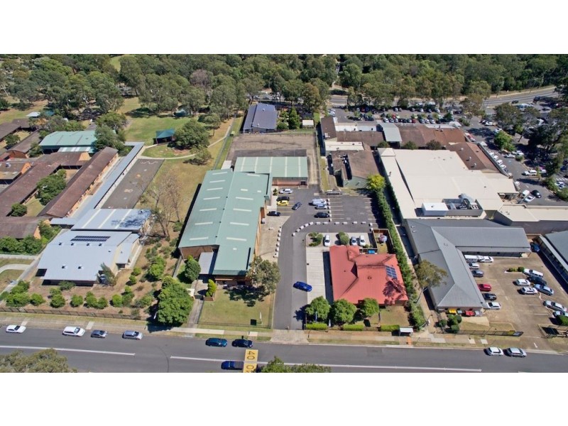 77 Jacaranda Ave, Campbelltown NSW 2560