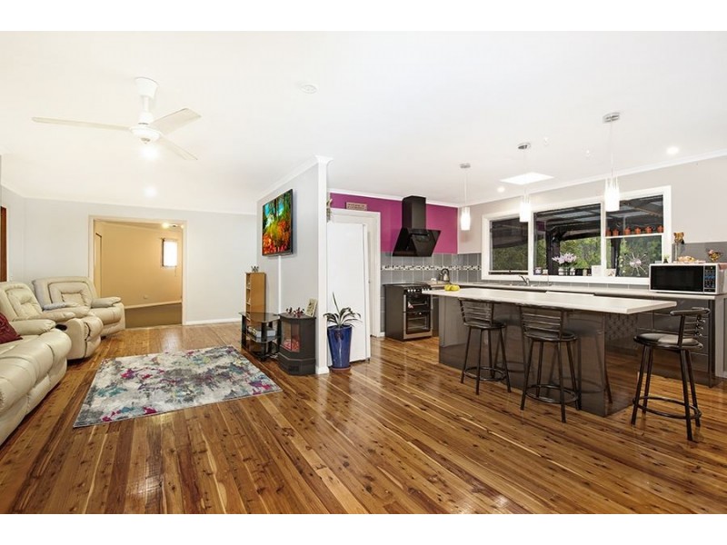 6 Rudge Place, Ambarvale NSW 2560