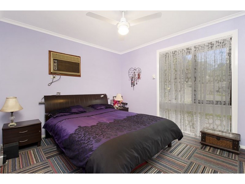 6 Rudge Place, Ambarvale NSW 2560