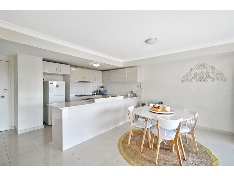 10/41 Woodhouse Drive, Ambarvale NSW 2560