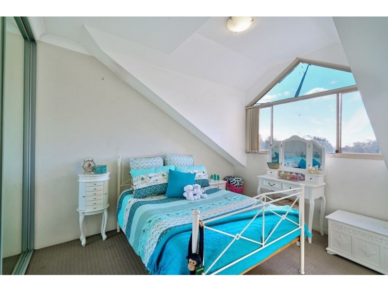 10/41 Woodhouse Drive, Ambarvale NSW 2560